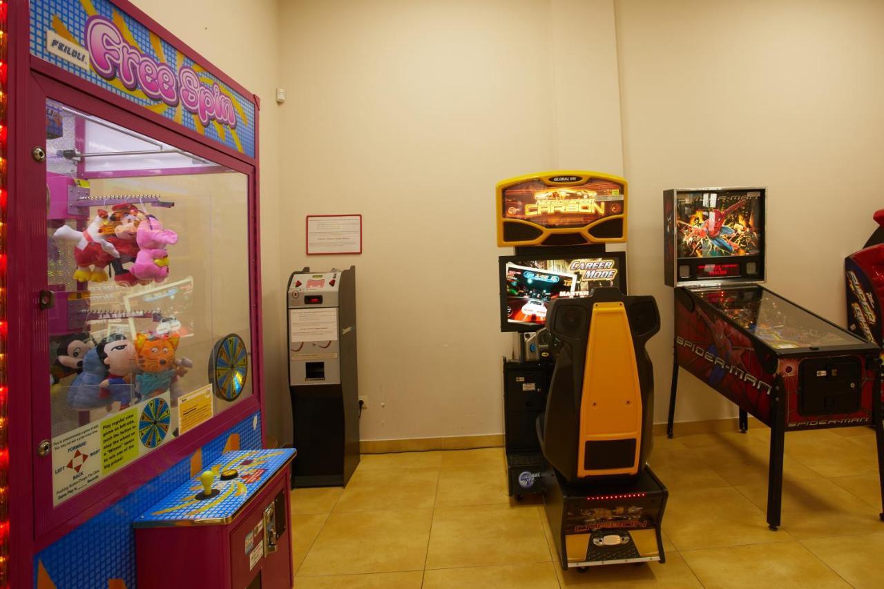 Dreams Sunny Beach Resort And Spa 외부 사진 Arcade games at the museum
