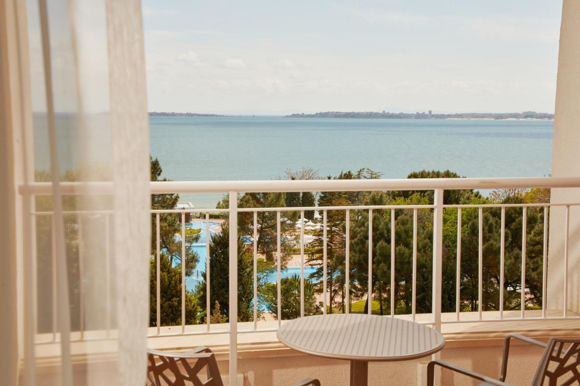 Dreams Sunny Beach Resort And Spa 외부 사진 View from a hotel room