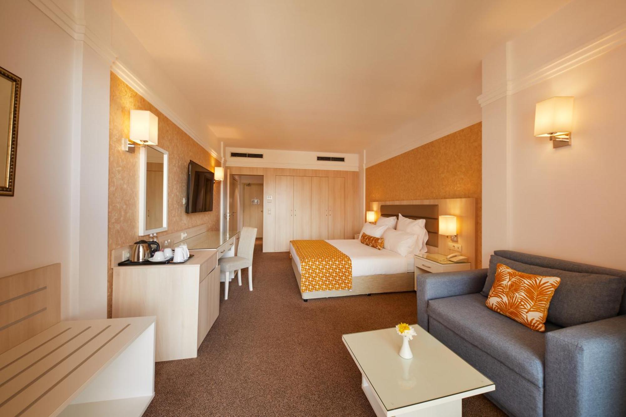 Dreams Sunny Beach Resort And Spa 객실 사진 A room at the hotel