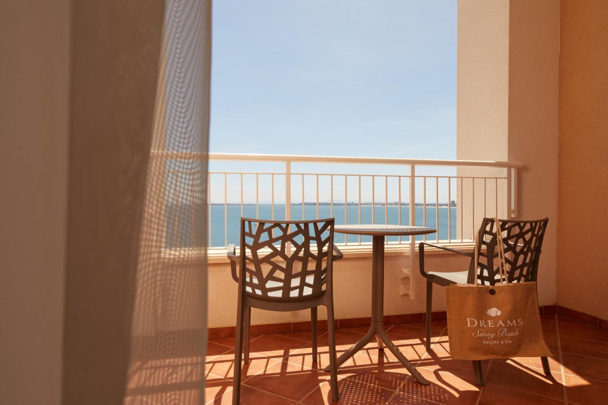 Dreams Sunny Beach Resort And Spa 객실 사진 Balcony of a guest room