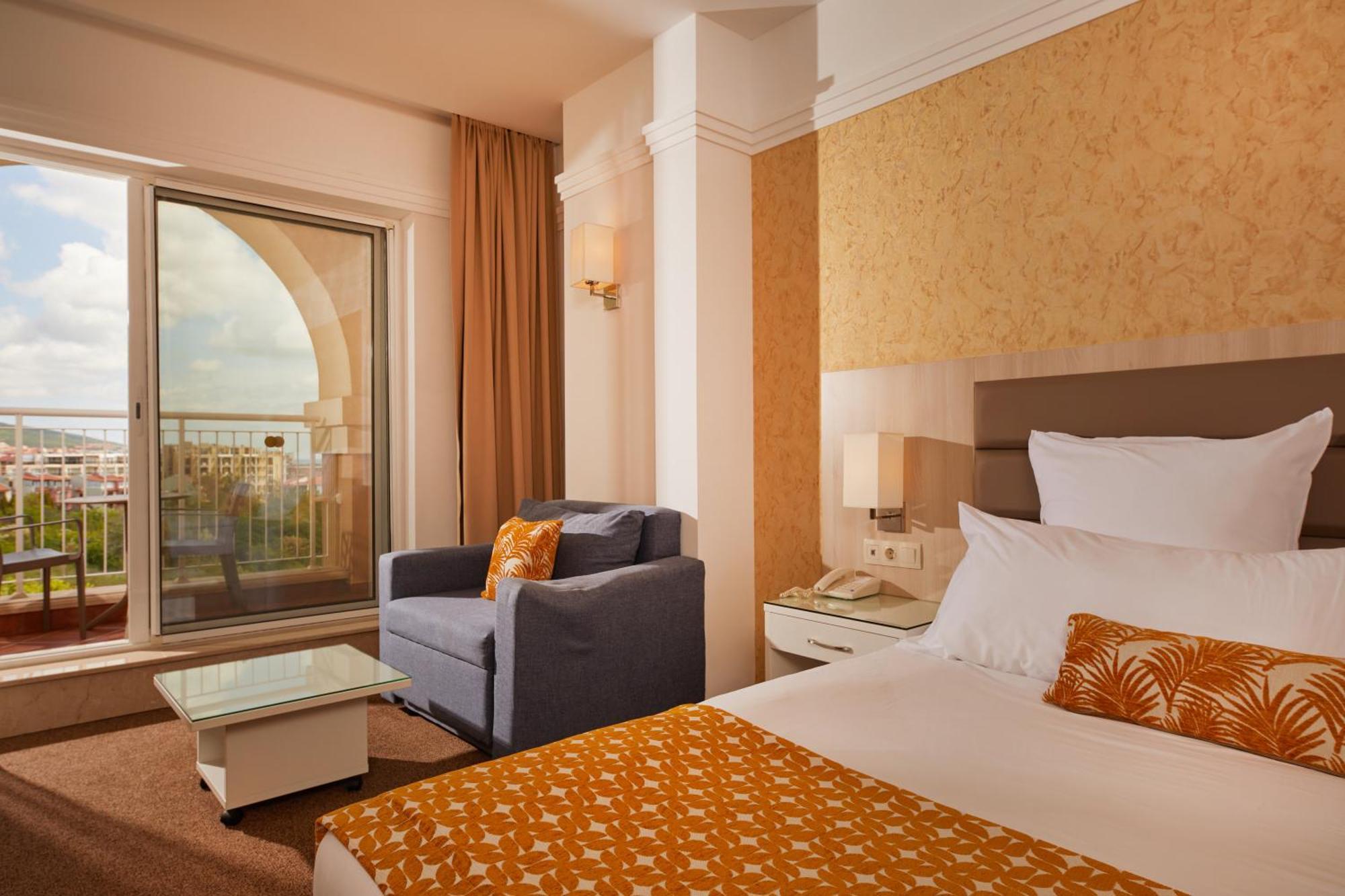 Dreams Sunny Beach Resort And Spa 객실 사진 A room at the hotel