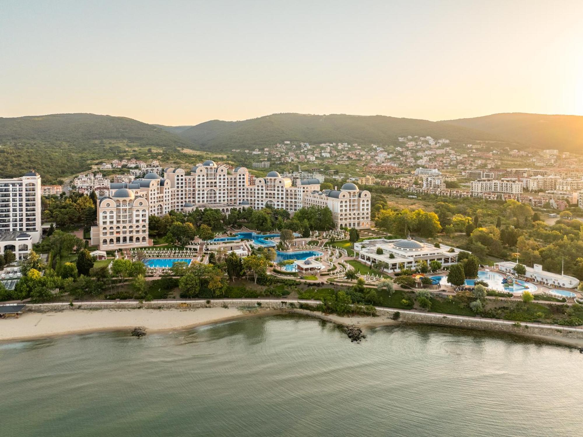 Dreams Sunny Beach Resort And Spa 외부 사진 The complex