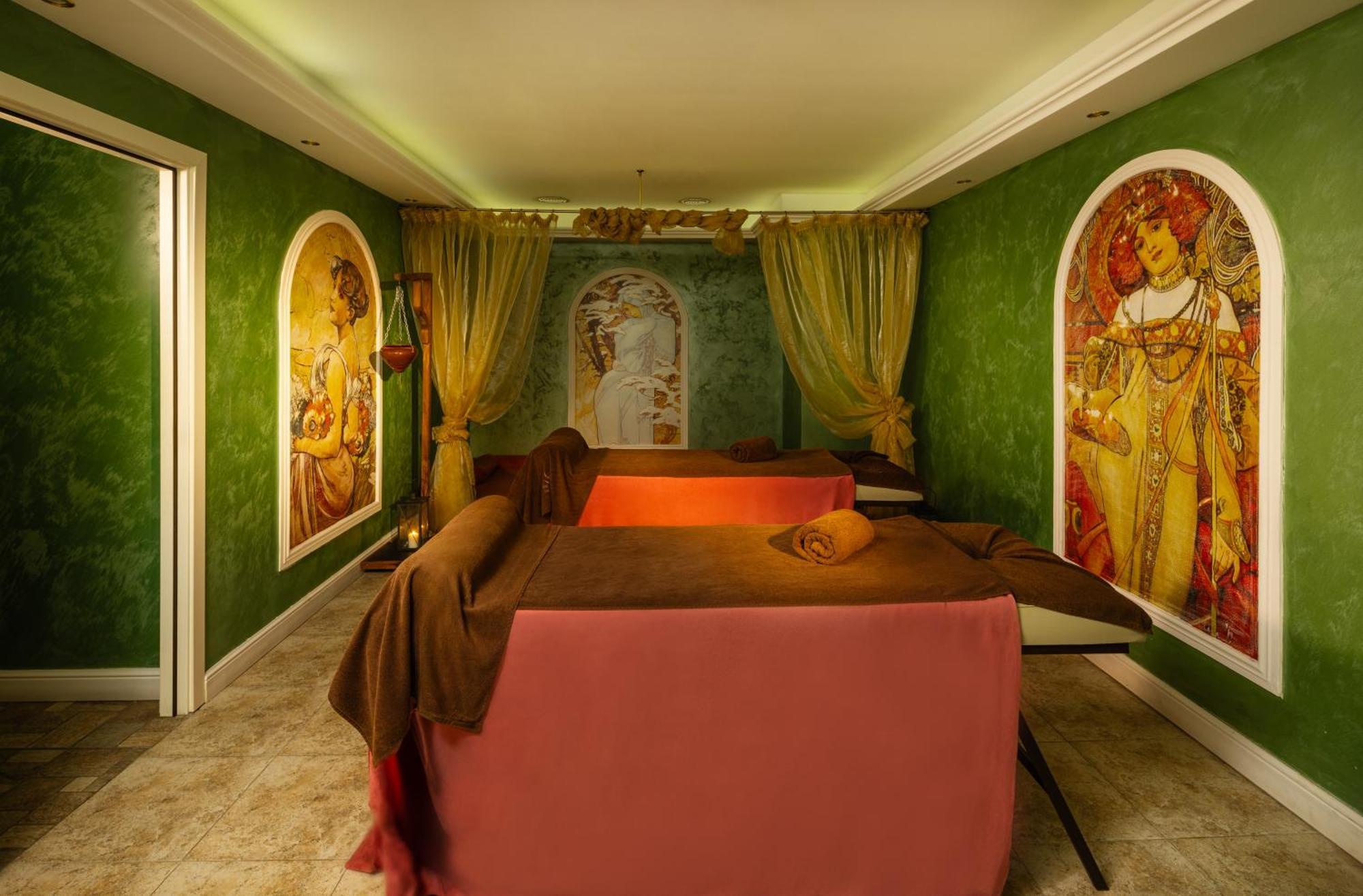 Dreams Sunny Beach Resort And Spa 외부 사진 A treatment room at the Bvlgari Spa